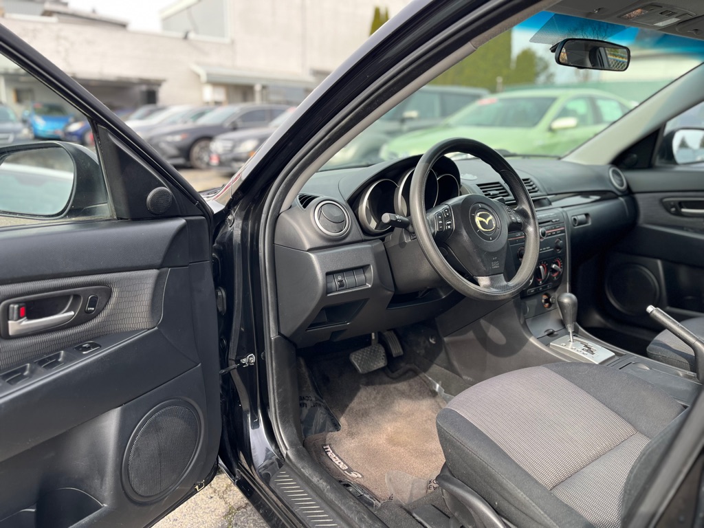 Photo 8 of this MAZDA MAZDA3