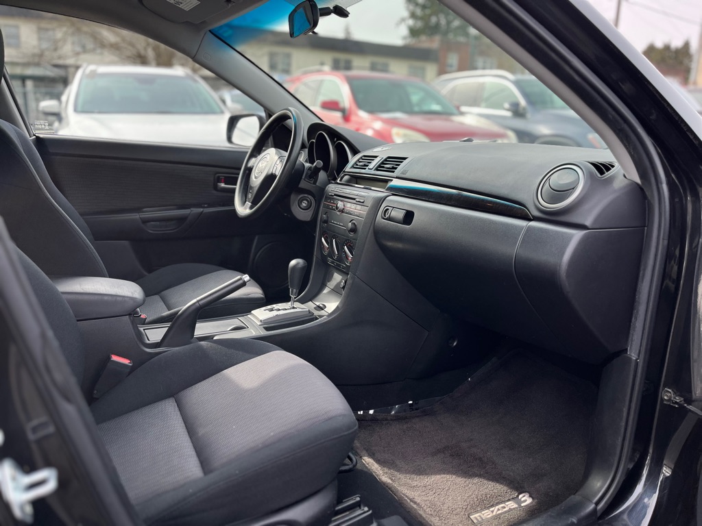 Photo 14 of this MAZDA MAZDA3