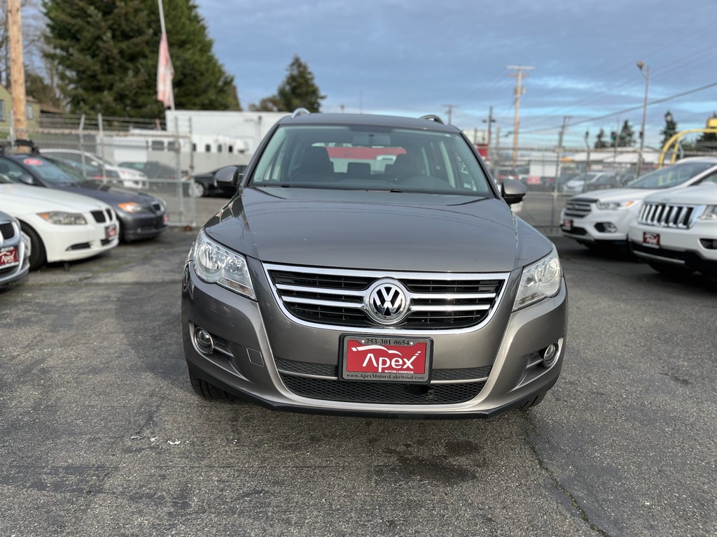Photo 2 of this VOLKSWAGEN TIGUAN