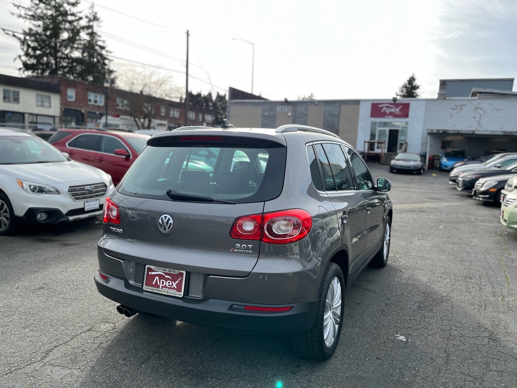 Photo 5 of this VOLKSWAGEN TIGUAN