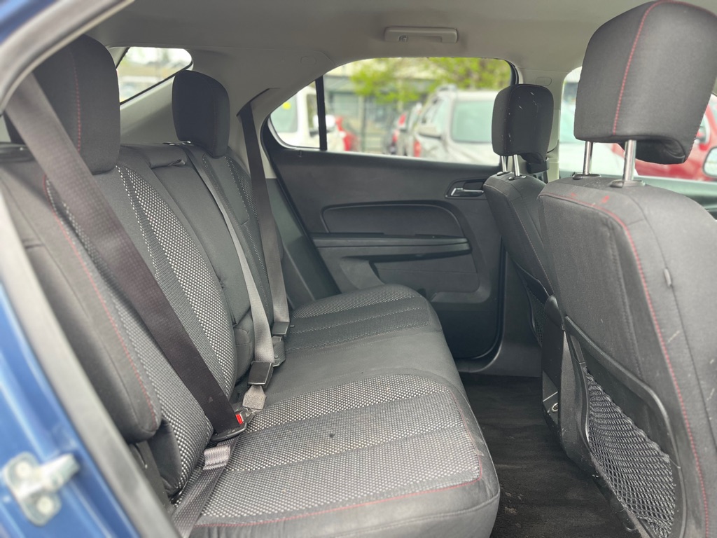 Photo 19 of this CHEVROLET EQUINOX
