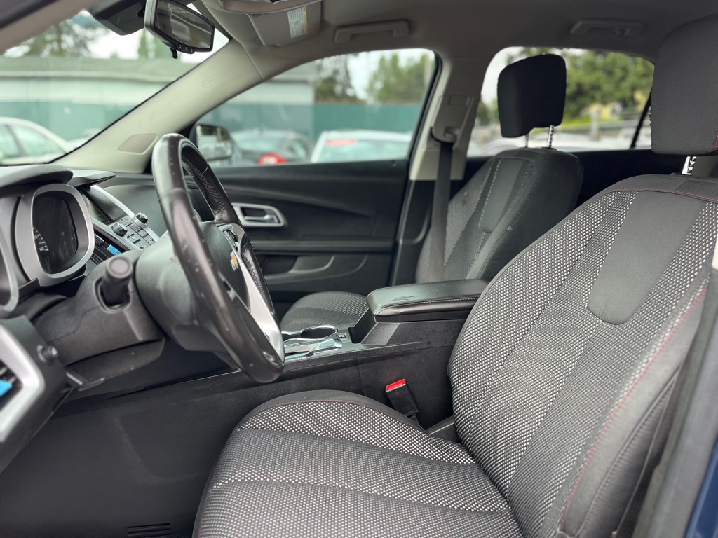 Photo 10 of this CHEVROLET EQUINOX