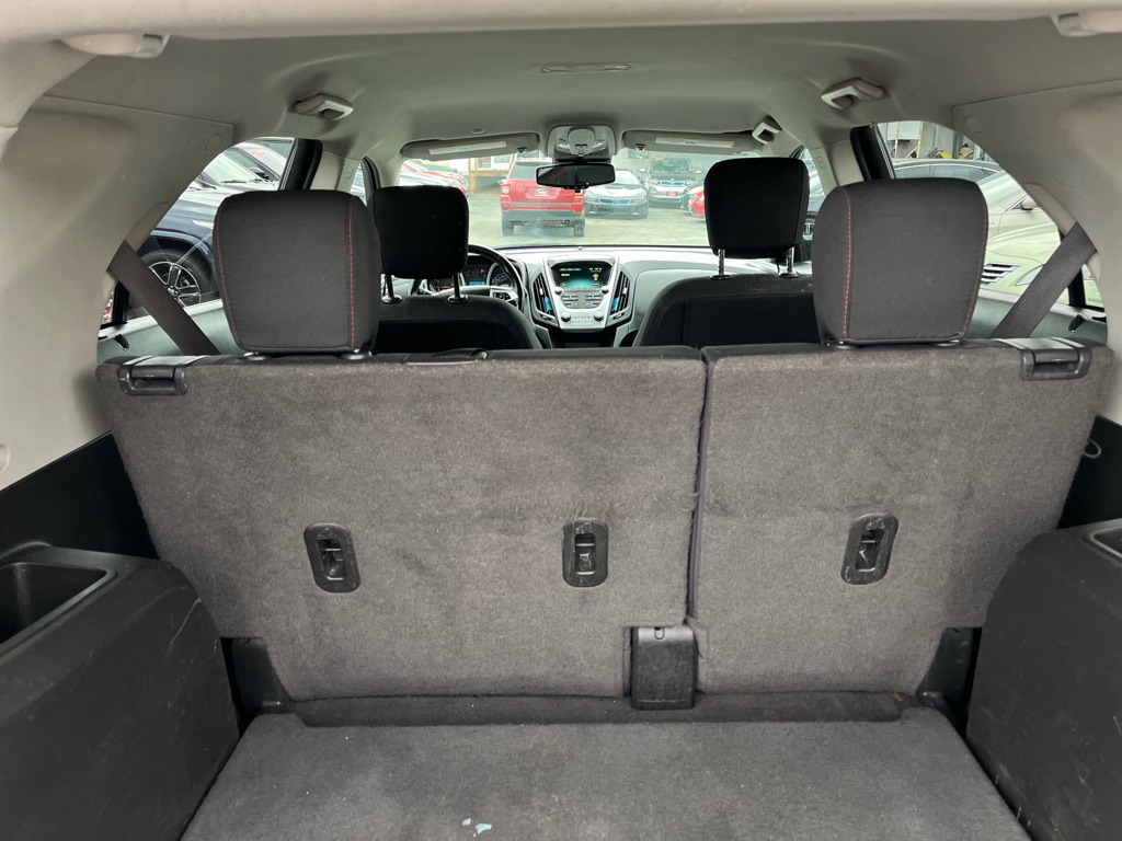 Photo 8 of this CHEVROLET EQUINOX