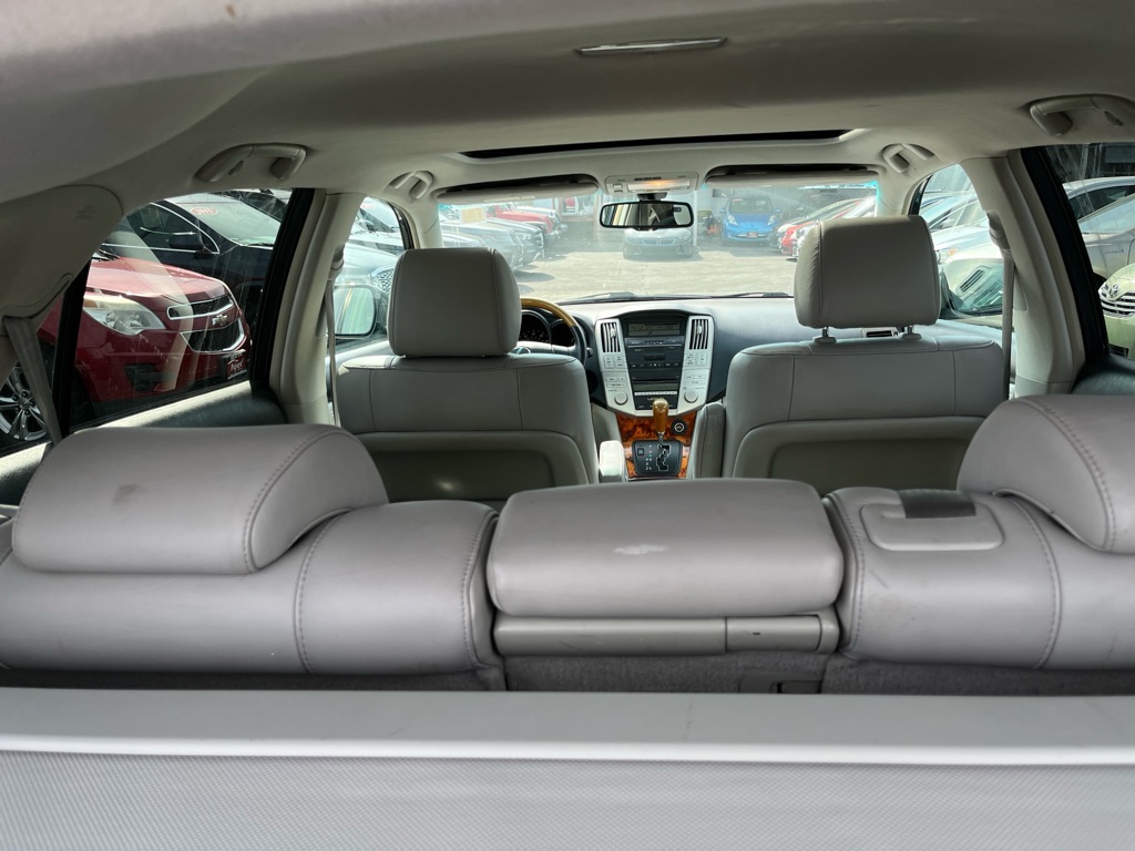 Photo 7 of this LEXUS RX 350