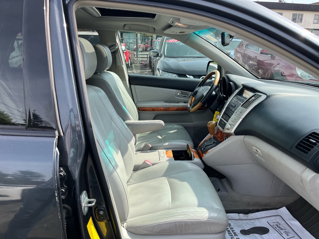 Photo 13 of this LEXUS RX 350