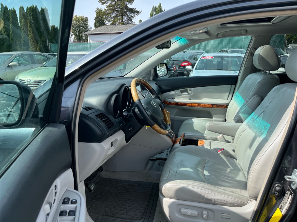Photo 9 of this LEXUS RX 350