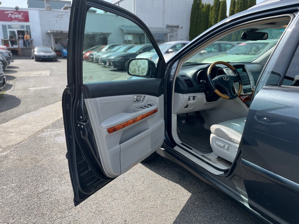 Photo 8 of this LEXUS RX 350
