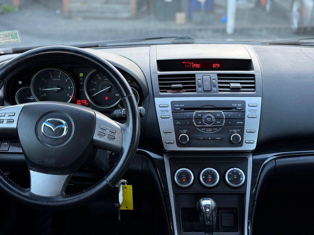 Photo 13 of this MAZDA MAZDA6