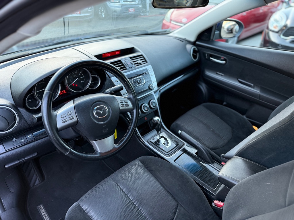 Photo 10 of this MAZDA MAZDA6