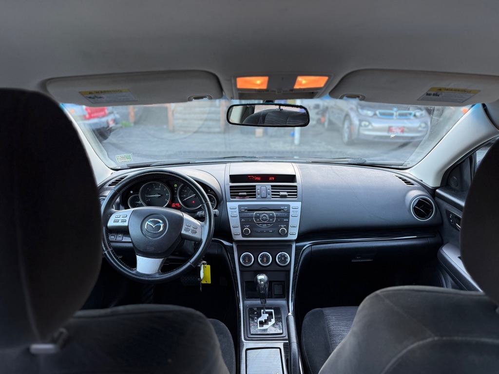 Photo 12 of this MAZDA MAZDA6