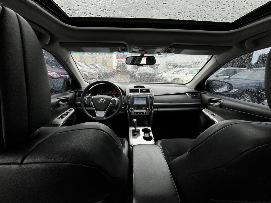 Photo 12 of this TOYOTA CAMRY