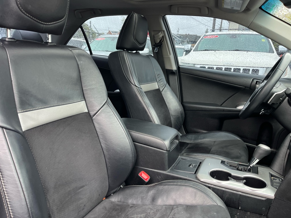 Photo 15 of this TOYOTA CAMRY