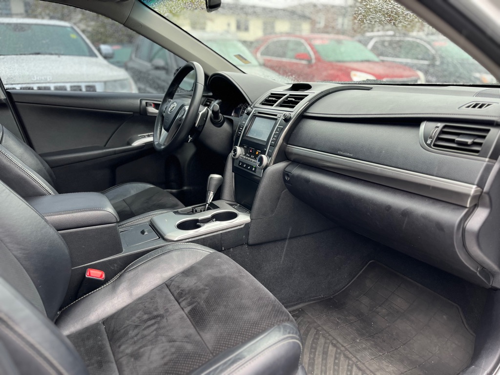Photo 14 of this TOYOTA CAMRY