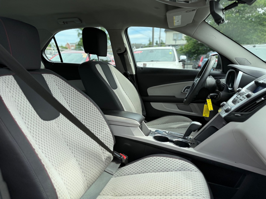 Photo 16 of this CHEVROLET EQUINOX
