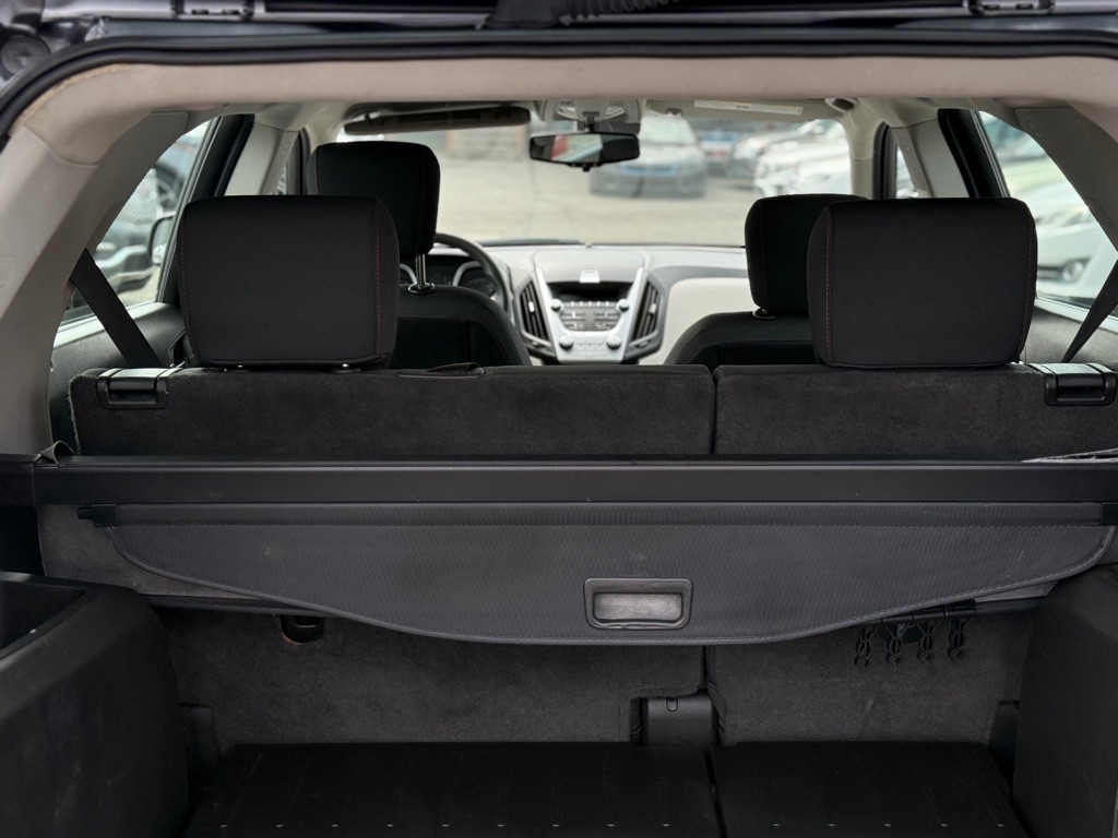 Photo 8 of this CHEVROLET EQUINOX