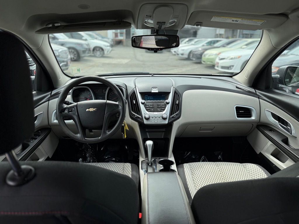 Photo 13 of this CHEVROLET EQUINOX