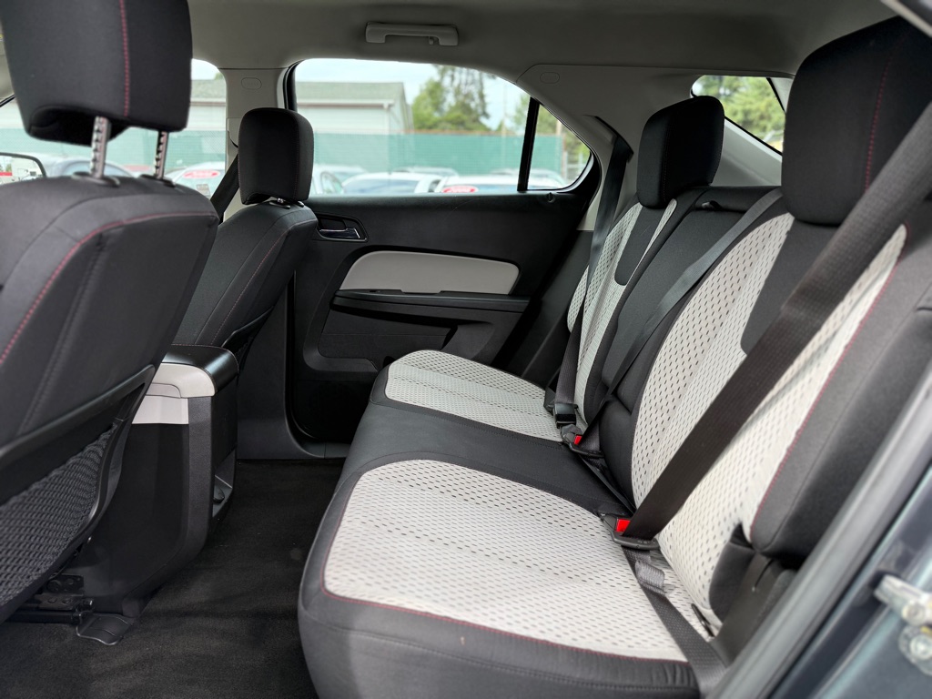 Photo 12 of this CHEVROLET EQUINOX
