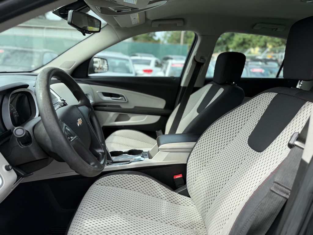 Photo 10 of this CHEVROLET EQUINOX