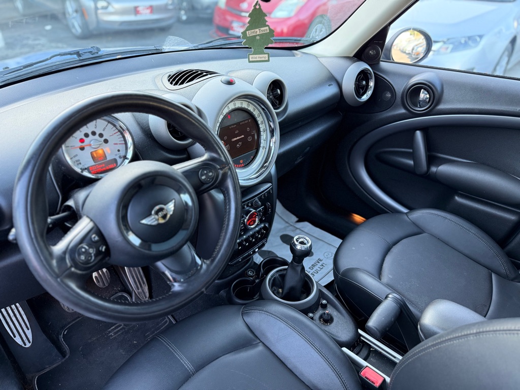 Photo 11 of this MINI COOPER COUNTRYM