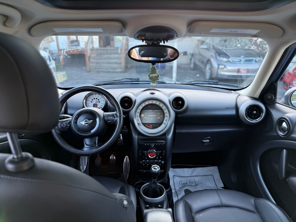 Photo 13 of this MINI COOPER COUNTRYM