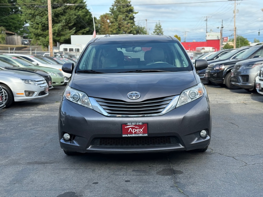 Photo 3 of this TOYOTA SIENNA