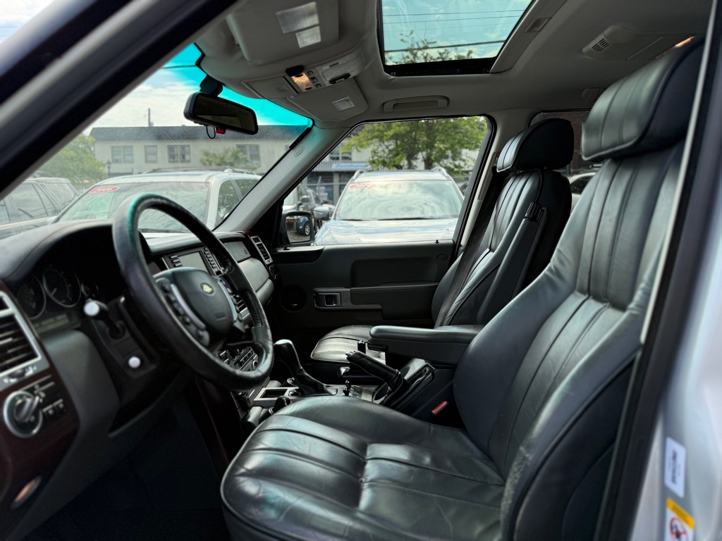 Photo 8 of this LAND ROVER RANGE ROVER