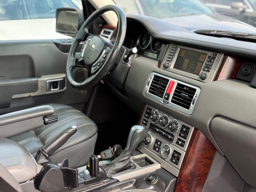 Photo 15 of this LAND ROVER RANGE ROVER