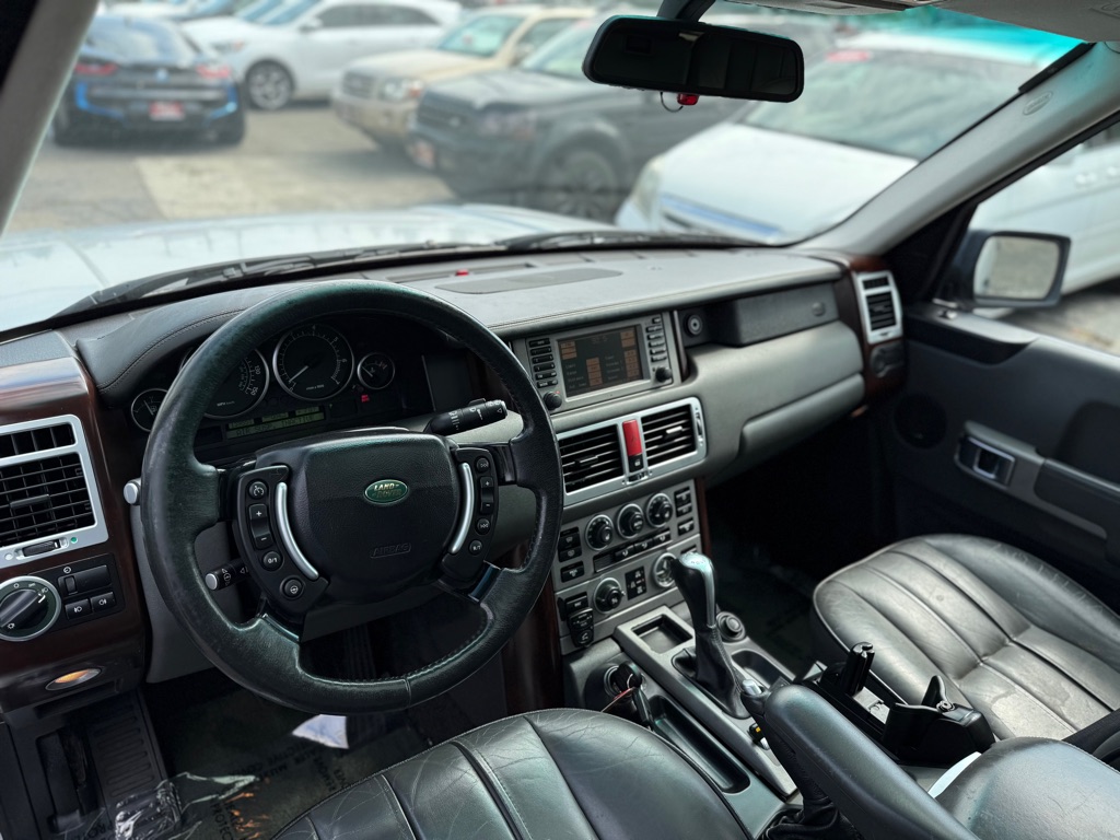 Photo 9 of this LAND ROVER RANGE ROVER