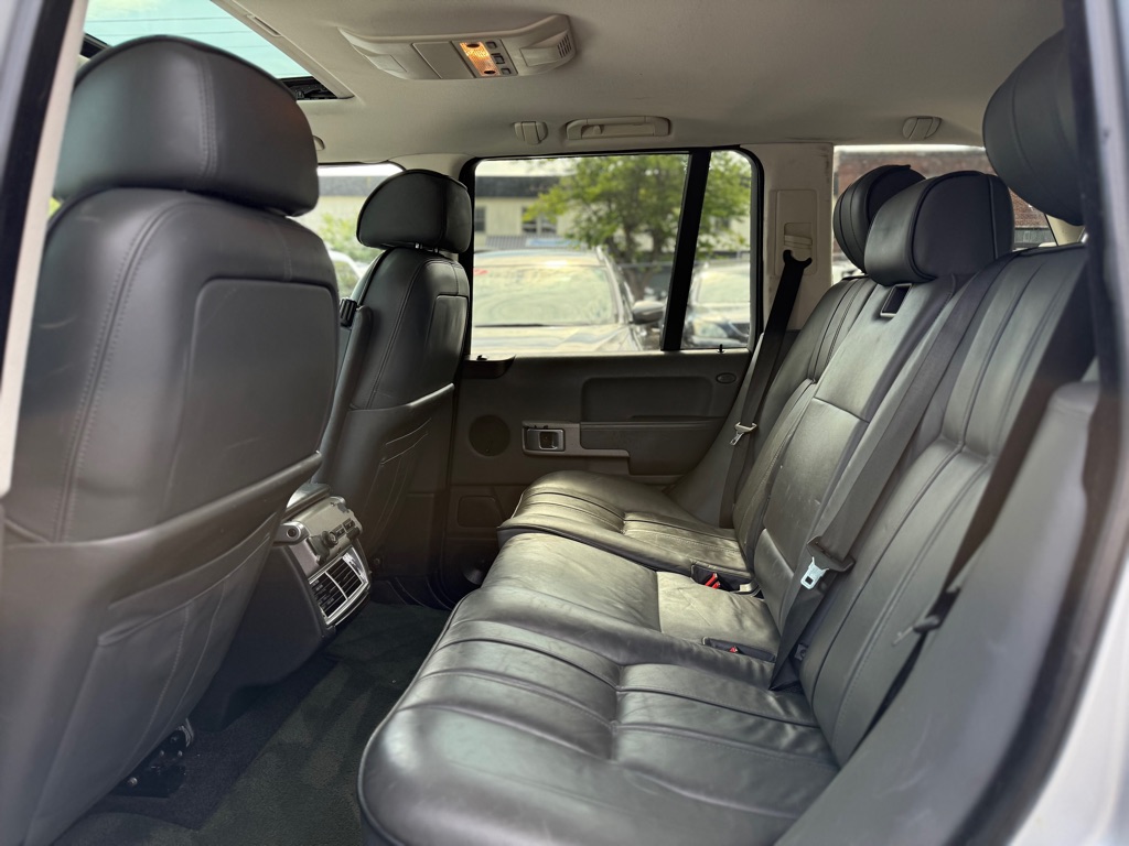 Photo 10 of this LAND ROVER RANGE ROVER