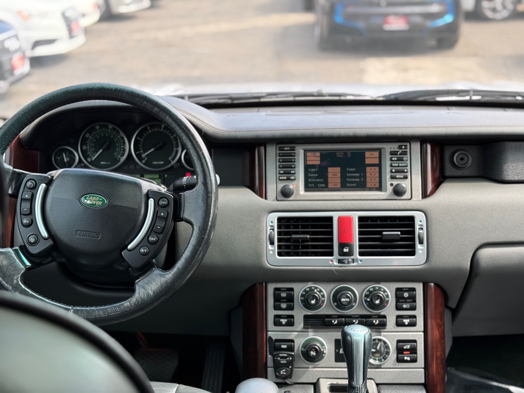 Photo 12 of this LAND ROVER RANGE ROVER