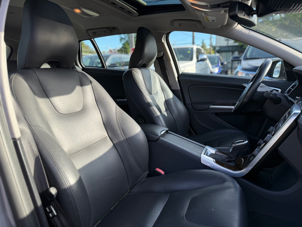 Photo 16 of this VOLVO V60