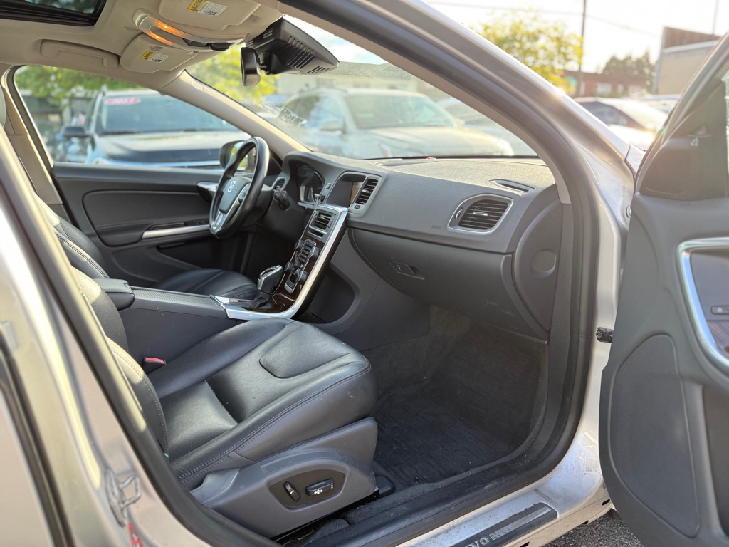 Photo 15 of this VOLVO V60