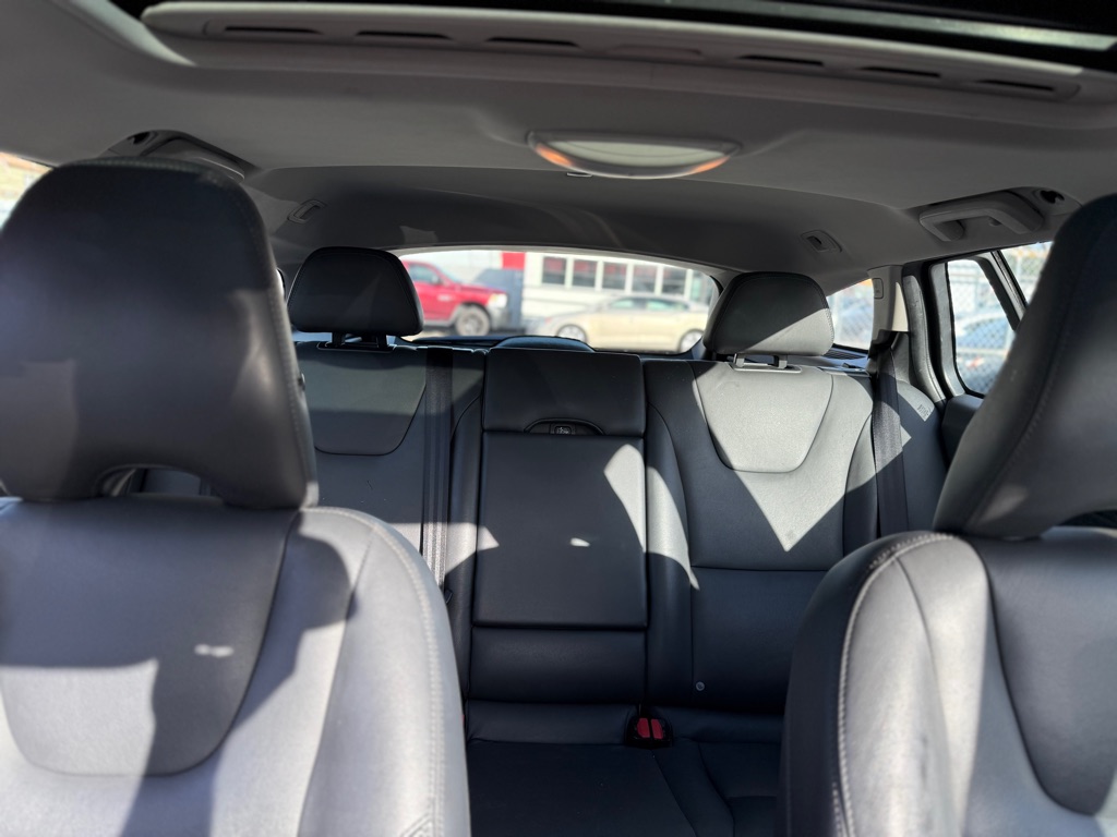 Photo 18 of this VOLVO V60