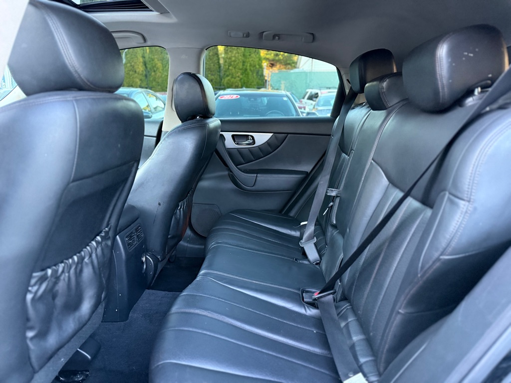 Photo 11 of this INFINITI QX70