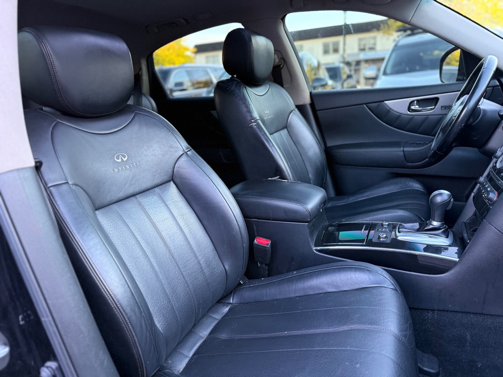 Photo 15 of this INFINITI QX70