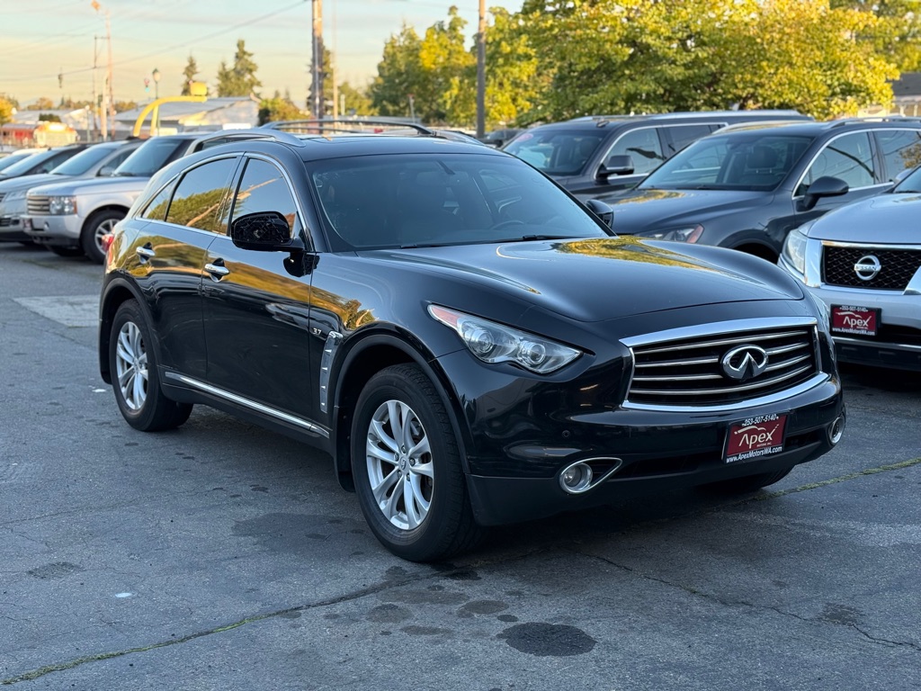 Photo 2 of this INFINITI QX70