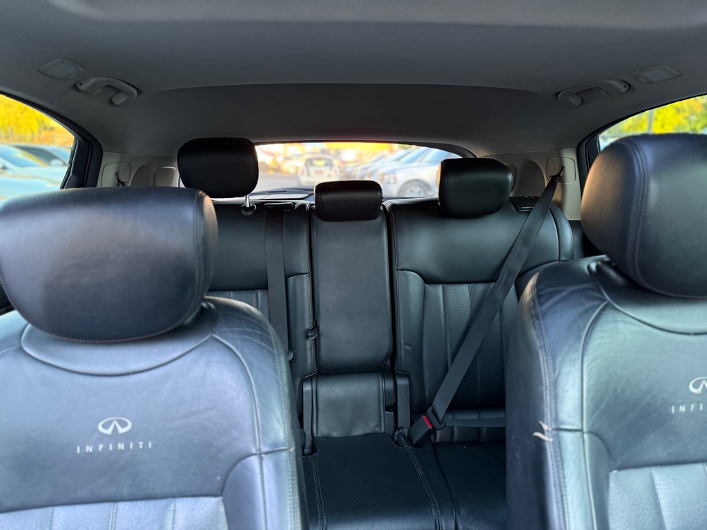 Photo 17 of this INFINITI QX70