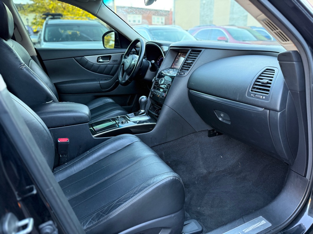 Photo 14 of this INFINITI QX70