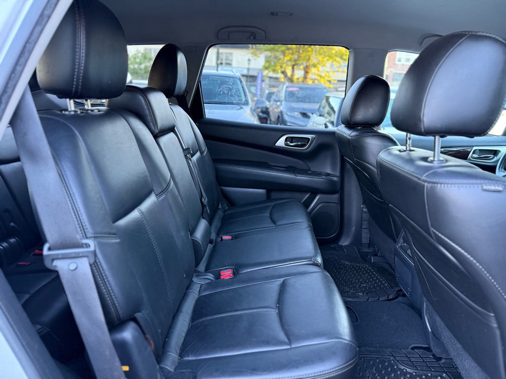 Photo 20 of this NISSAN PATHFINDER
