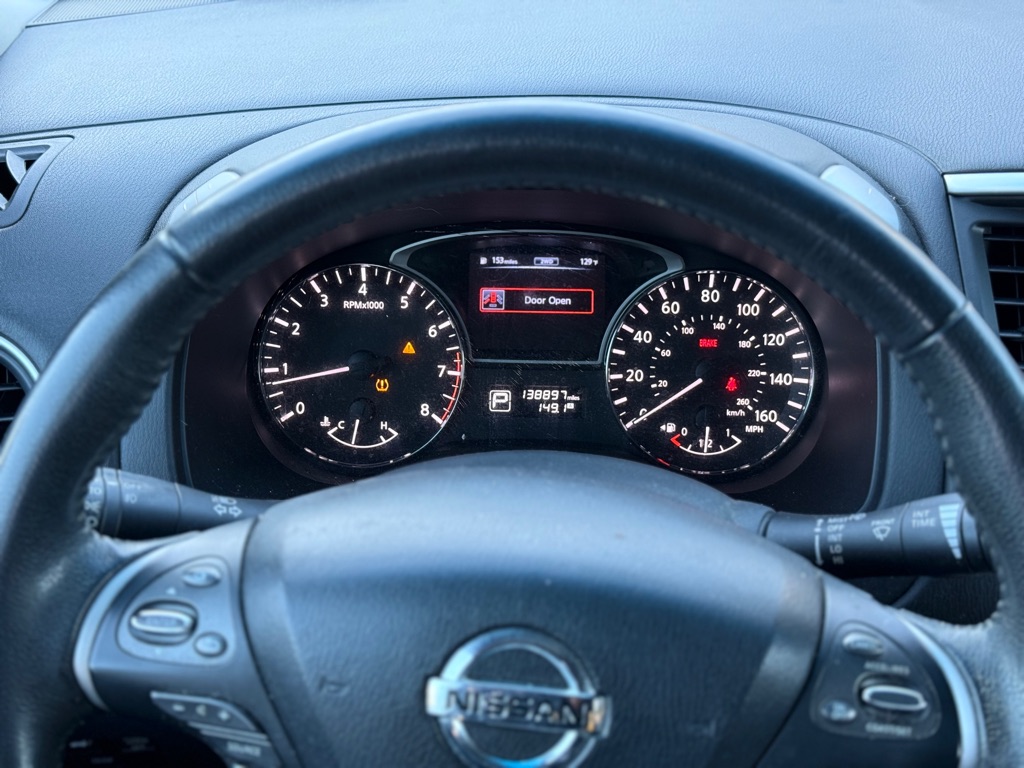 Photo 15 of this NISSAN PATHFINDER