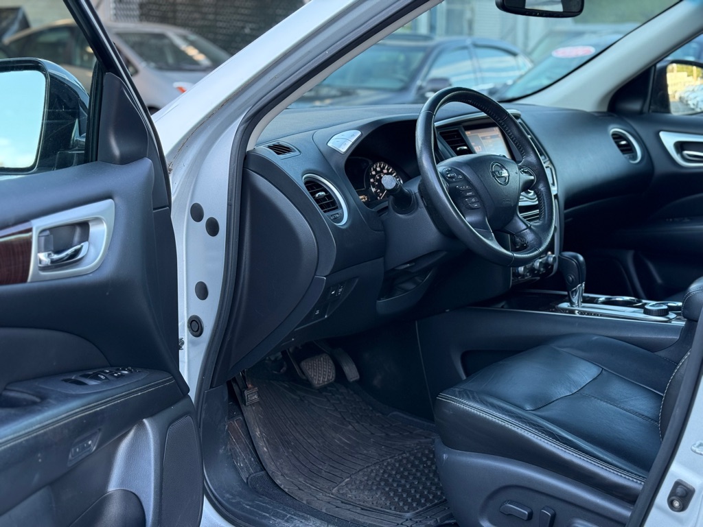 Photo 8 of this NISSAN PATHFINDER