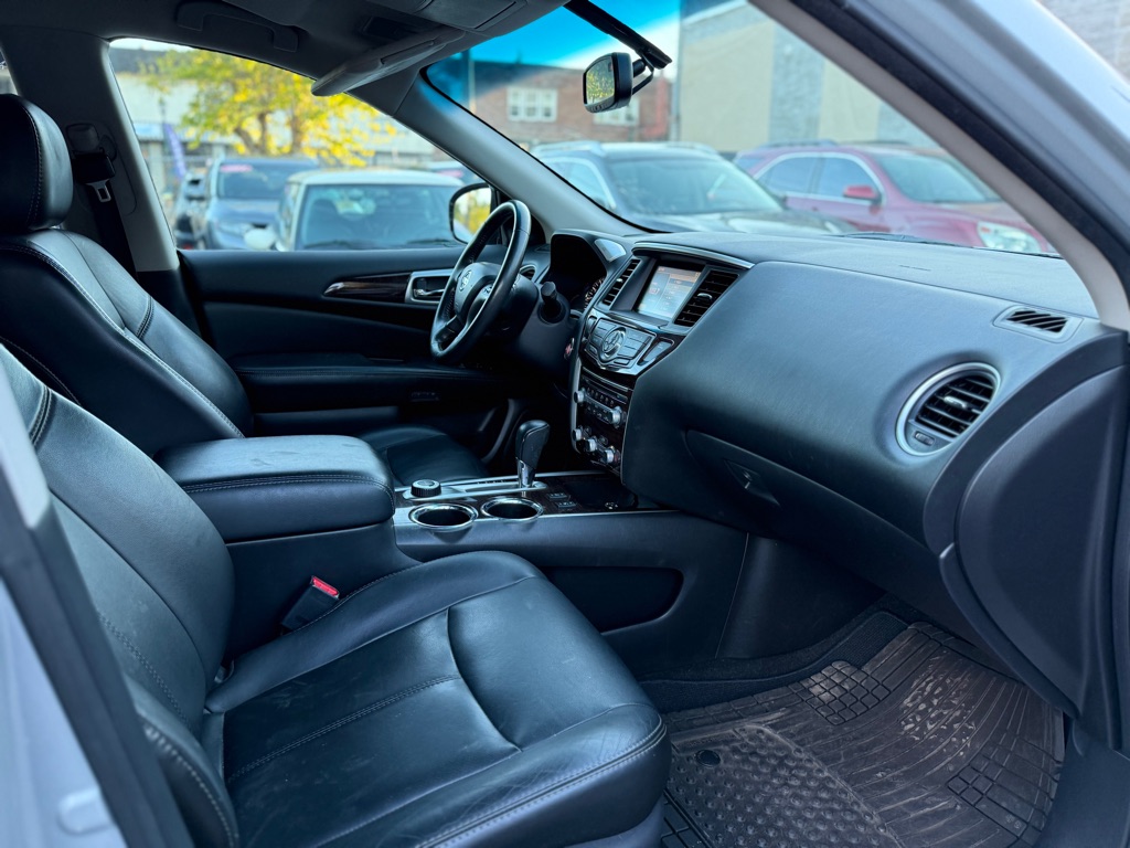 Photo 16 of this NISSAN PATHFINDER