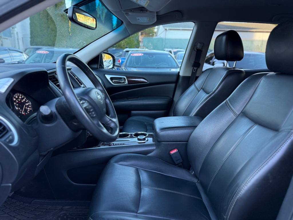 Photo 9 of this NISSAN PATHFINDER