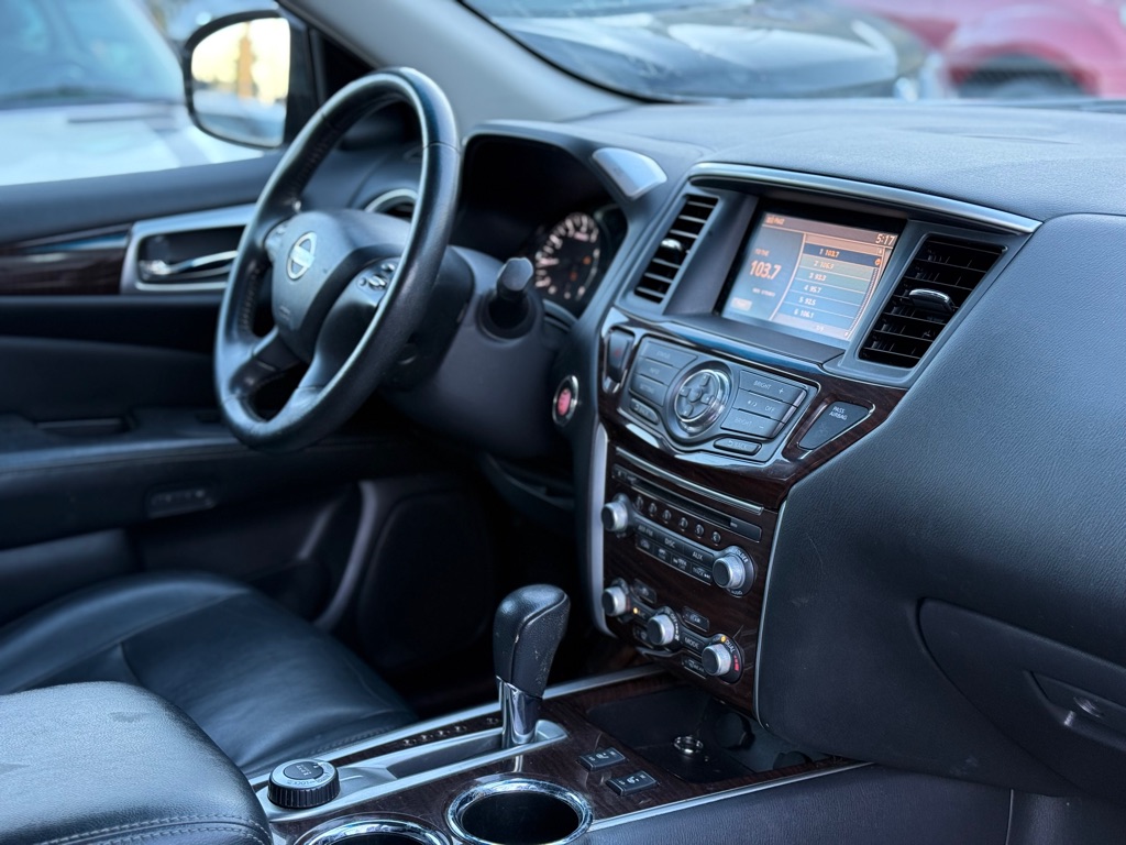 Photo 18 of this NISSAN PATHFINDER