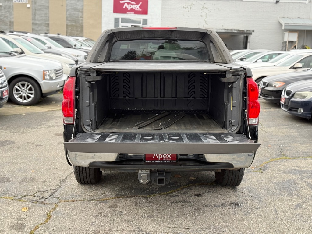 Photo 7 of this CHEVROLET AVALANCHE