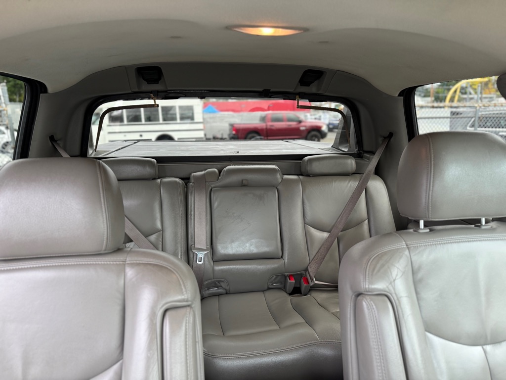 Photo 18 of this CHEVROLET AVALANCHE