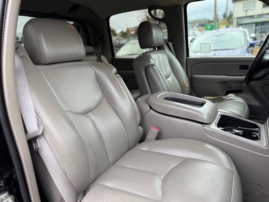 Photo 16 of this CHEVROLET AVALANCHE