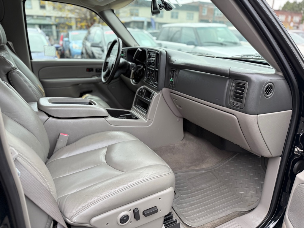 Photo 15 of this CHEVROLET AVALANCHE