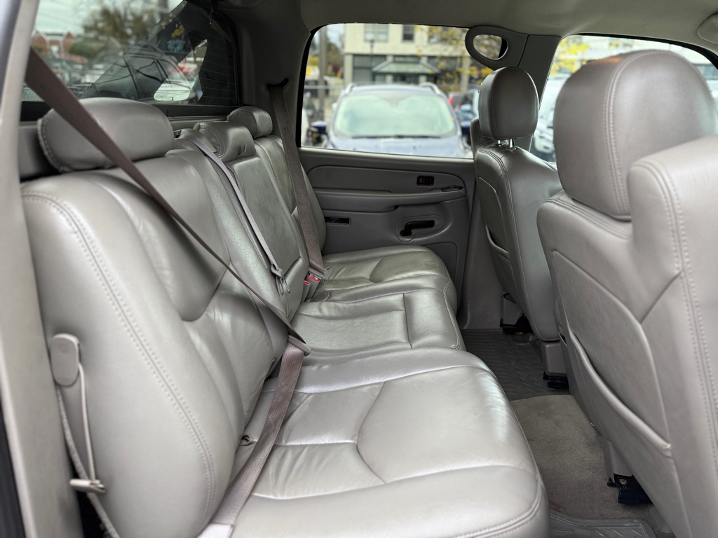 Photo 19 of this CHEVROLET AVALANCHE