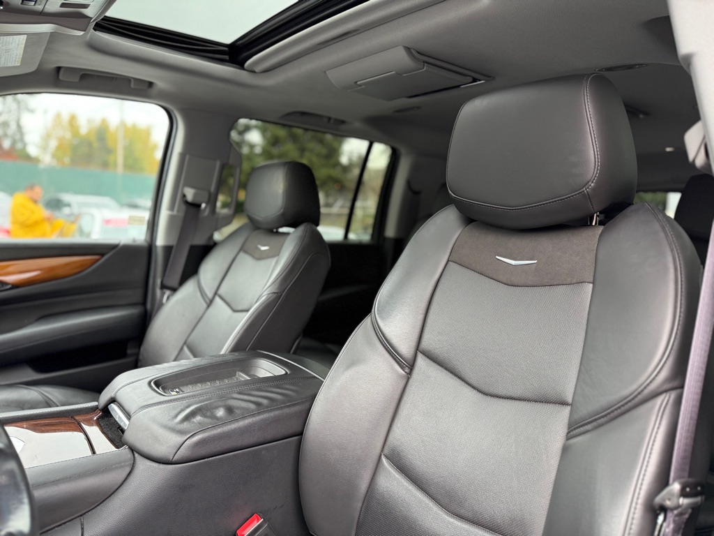 Photo 11 of this CADILLAC ESCALADE ESV